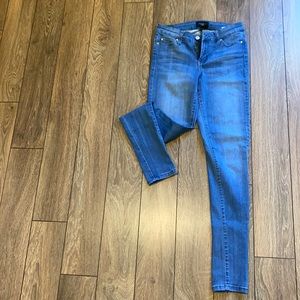 Celebrity pink mid rise skinny jegging